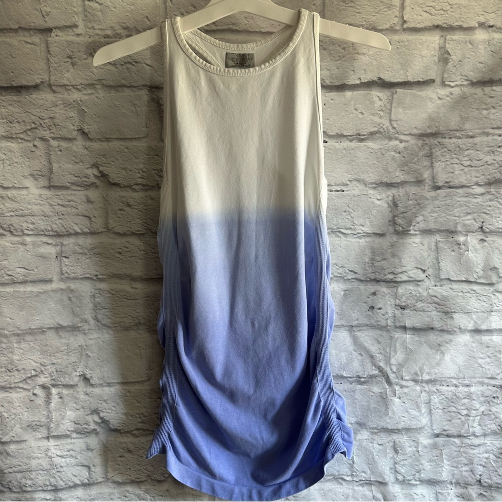 PREOWNED ATHLETA OMBRÉ RACERBACK TANK TOP WHITE BLUE WOMENS MEDIUM M